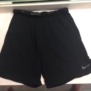 Men’s Nike Dri-Fit Training Shorts 9” XL Black.